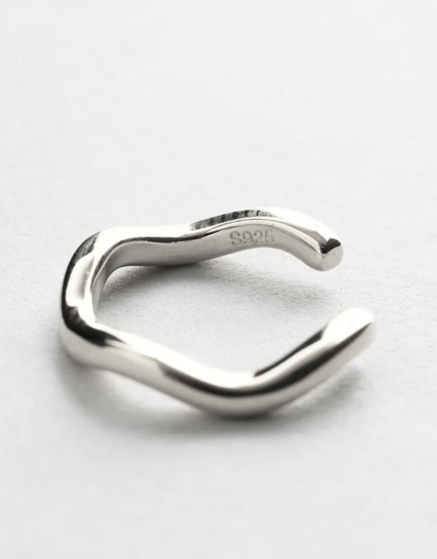 SAINT VALENTINE - Vera Wave Ear Cuff - Silver