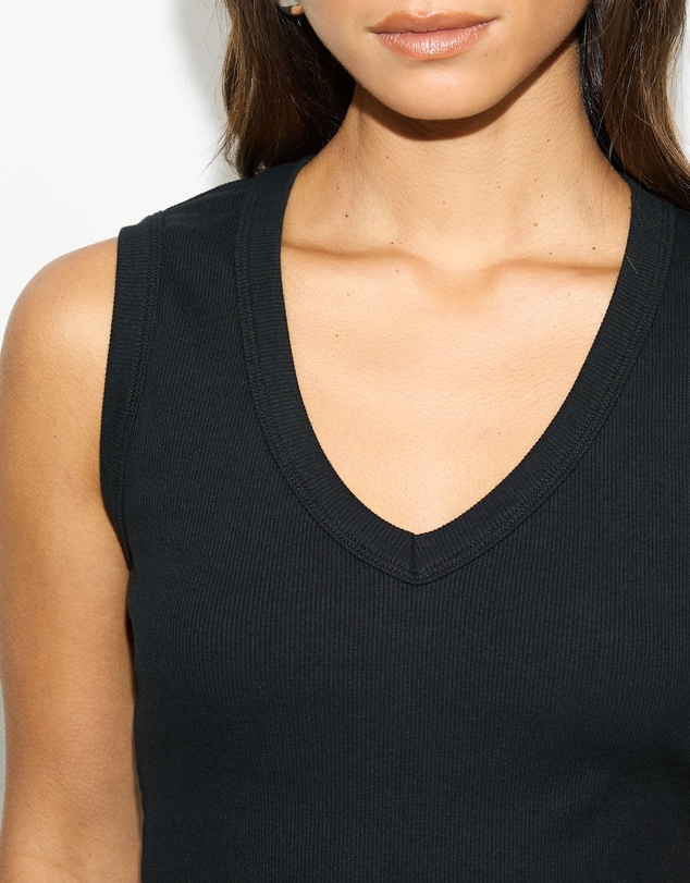 Dazie - Sadie V Neck Ribbed Tank