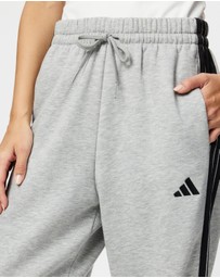 adidas Sportswear - Essentials 3-Stripes Fleece Loose-Fit Pants