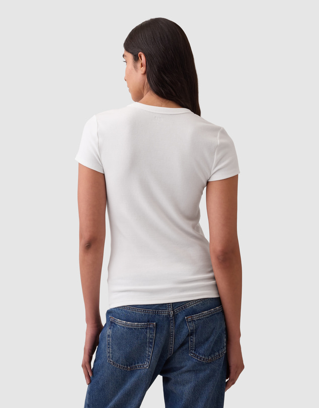GAP - Modern Crewneck T-Shirt