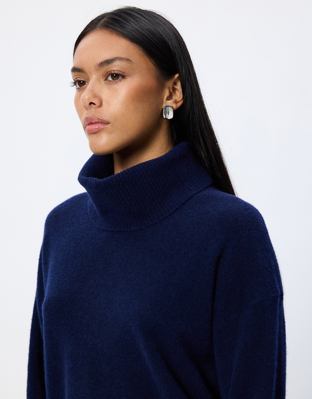 Lindsay Nicholas New York - Varsity Sweater (W Snood)