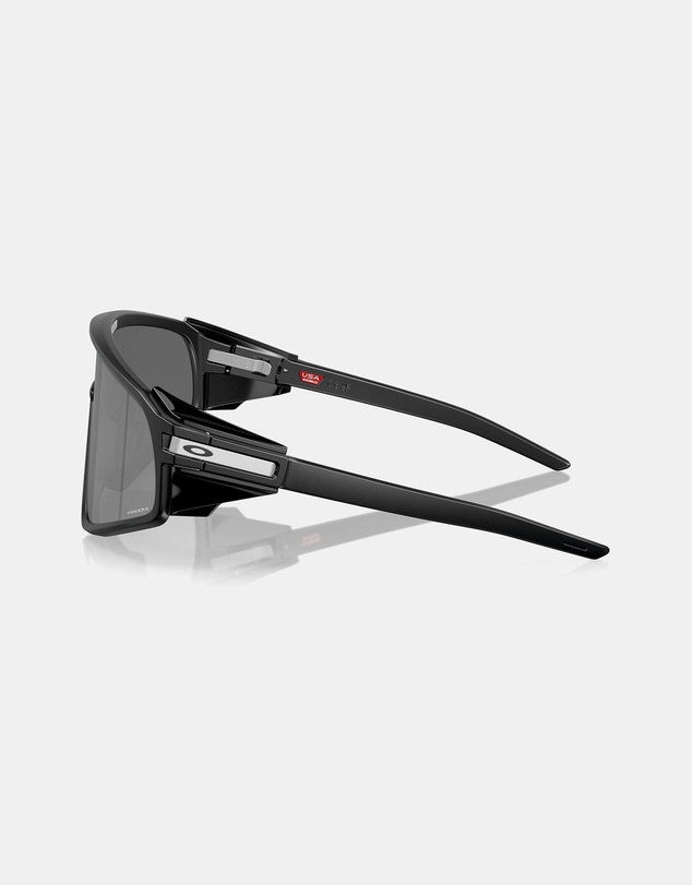 Oakley - Latch Panel