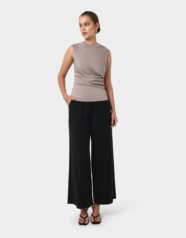 Forcast - Lulu Ruched Top