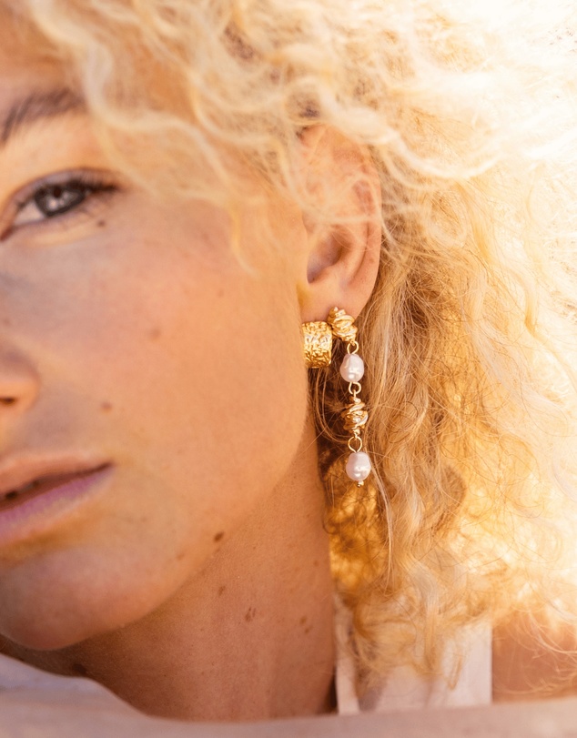 Chuchka - Pearly Drip Earring