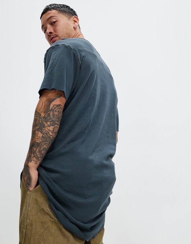 Surrounded By Ghosts - The Arsenic Relaxed Rib Knit Tail T-Shirt
