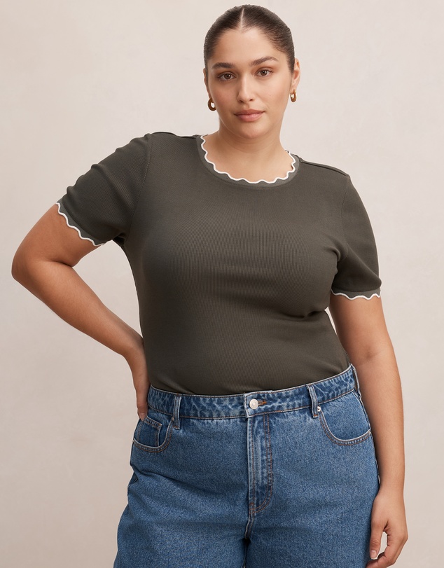Forever New Curve - Rebecca Curve Scallop Trim T-shirt
