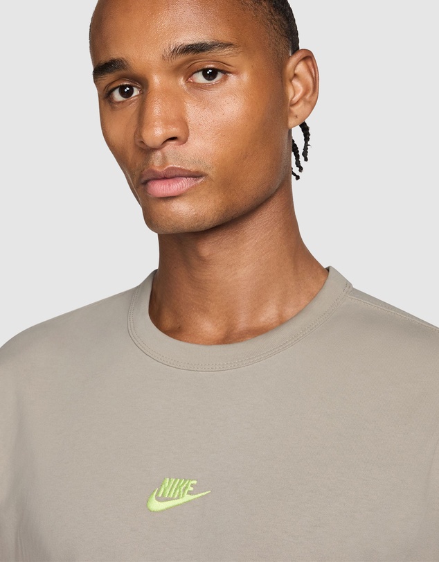 Nike - Sportswear Premium Essentials T-Shirt