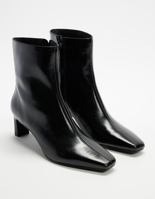 AERE - Isabel Heeled Leather Ankle Boots