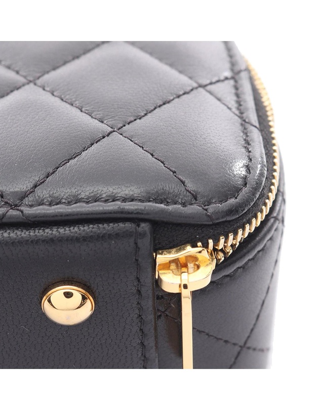 Pre-Loved by Azura Reborn - Pre-Loved CC Quilted Lambskin 23C Top Handle Clutch