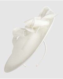 Max Alexander - White Plate Racing Fascinator