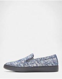 Vionic - Avery Pro Slip-On Sneaker - Blue Metallic