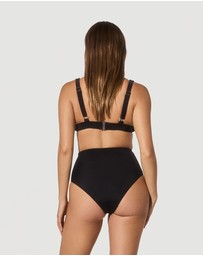 Form and Fold - The Wirefree D-G Top