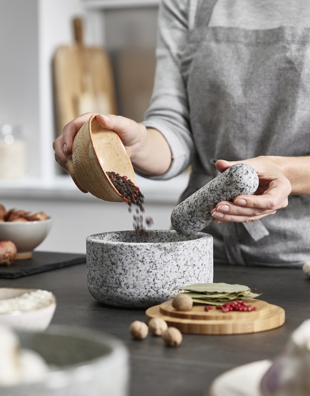 Joseph Joseph - Dash™ Pestle & Mortar with Bamboo Lid