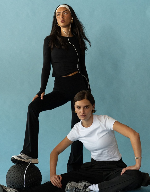 HyperLuxe The Label - Shape Flare Legging