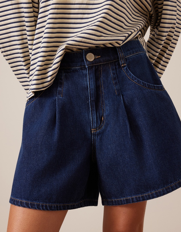 Ceres Life - Pearl Pleat Short