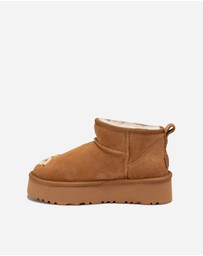 Ozwear Connection Uggs - Ugg Classic Dana Emb Logo Platform Ultra Boot