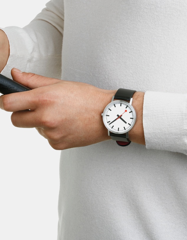 Mondaine - Mondaine Official Swiss Railways Classic Watch