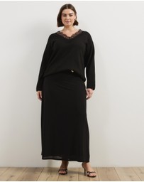 Atmos&Here Curvy - Teo V Neck Knit Jumper With Lace Trim