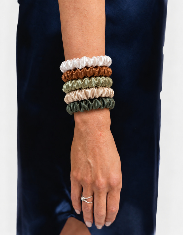 SILK MAGNOLIA - Mulberry Silk Scrunchie