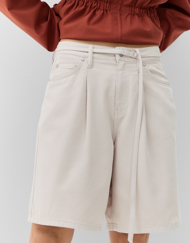 UNISON - Pleat Front Bermuda Short