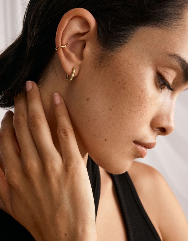SAINT VALENTINE - Vera Wave Ear Cuff - Gold