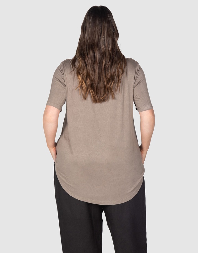 Love Your Wardrobe - Kelly Dipped Hem T-shirt