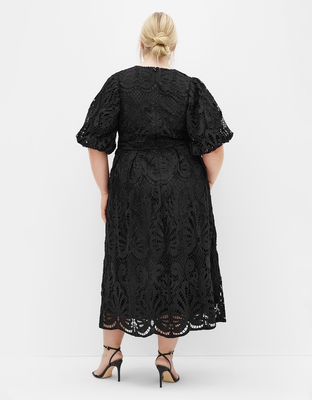 City Chic - Kylee Embroidered Midi Dress