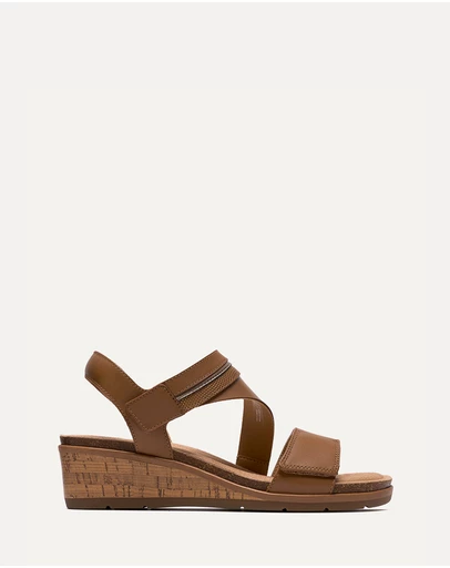 Clarks - Kacha Wave Tan