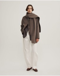 Witchery - Posy Flat