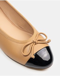 Wittner - Avah Leather Ballet Flats