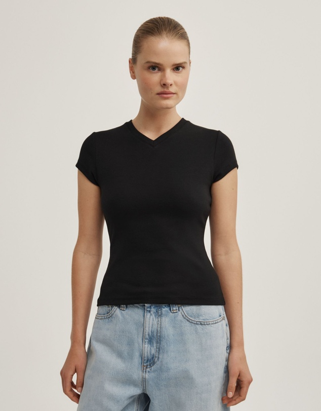 Witchery - High V-neck T-shirt