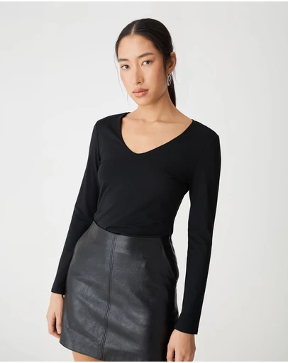 Forcast - Isla V-Neck Bamboo Top