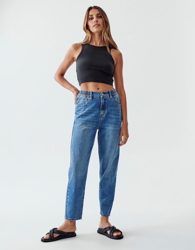 Calli - Hudson Mom Jeans