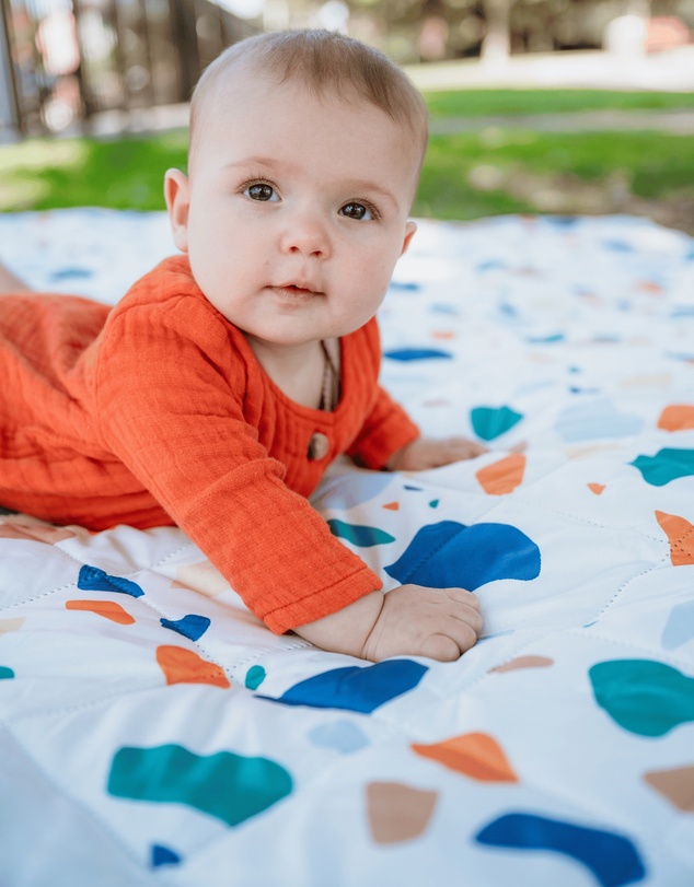 IZIMINI - Charlie Baby Chair V2 & Picnic rug