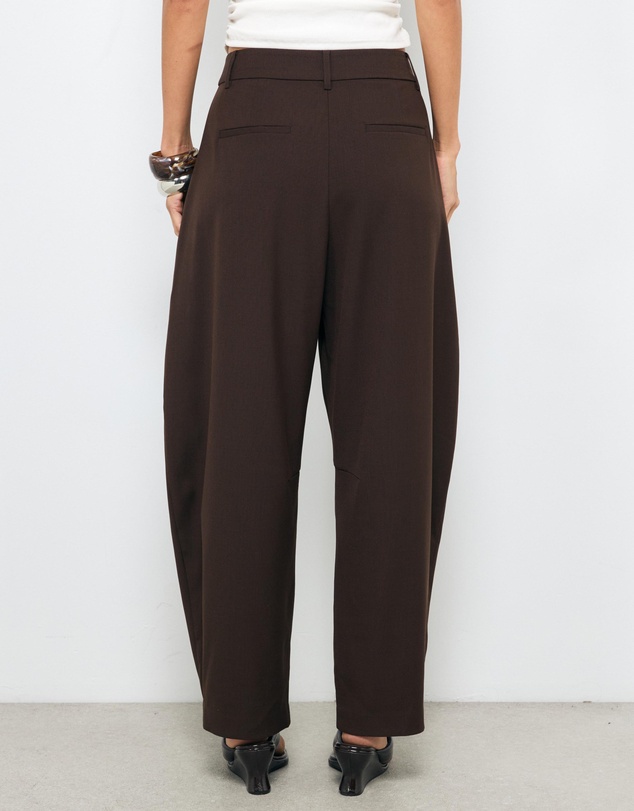 AERE - Tailored Barrel Leg Trousers