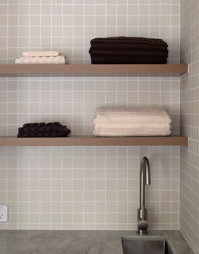 Sunday Supply Co - Chocolate Hand Towel
