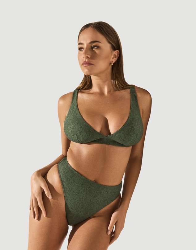 Form and Fold - The Wirefree D-G Top