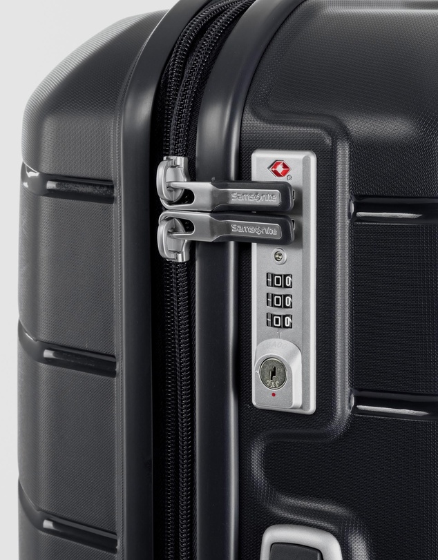 Samsonite - Oc2Lite 68cm Spinner Suitcase