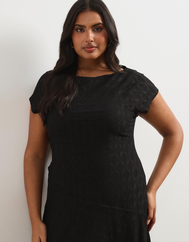 Atmos&Here Curvy - Bridget Stretch Geo Lace Midi Dress