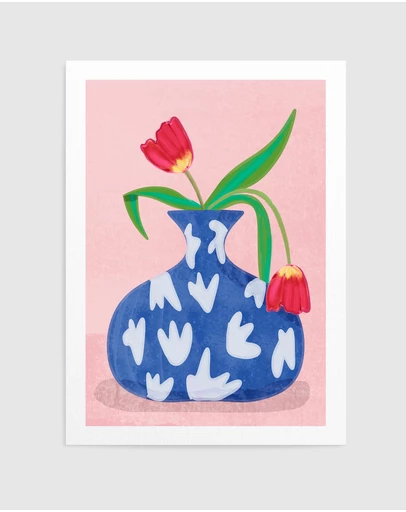 Olive et Oriel - Tulpe In Vase by Raissa Oltmanns Art Print