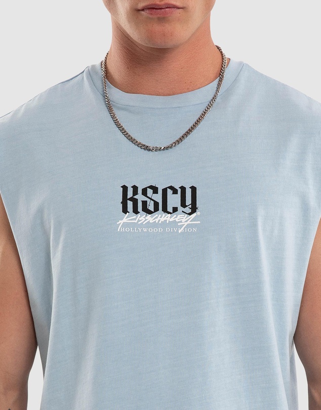 Kiss Chacey - Traditional Dual Curved Muscle Tee