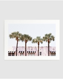 Olive et Oriel - The Spanish Hotel Art Print