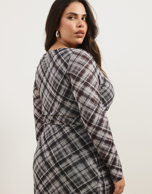 Atmos&Here Curvy - Ada Check Printed Mesh Long Sleeve Dress