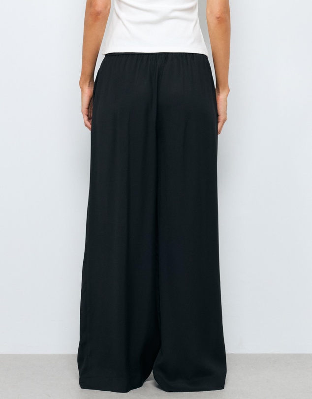 AERE - Bianca Elastic Summer Suiting
