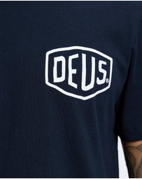 Deus Ex Machina - Camperdown Tee
