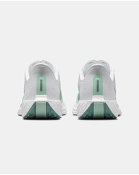 Nike - Pegasus Plus - Women's