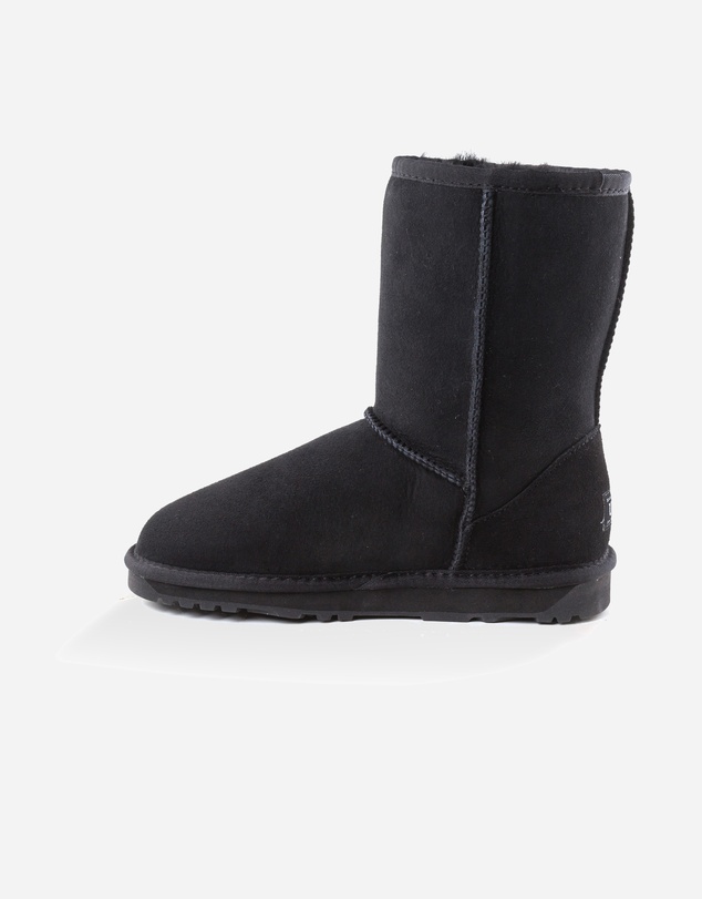 Ozwear Connection Uggs - Ugg Classic Short Boots (Water Resistant)