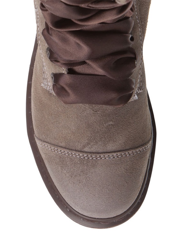 Dr Martens - Aimee 9EYE Toe Cap Boots