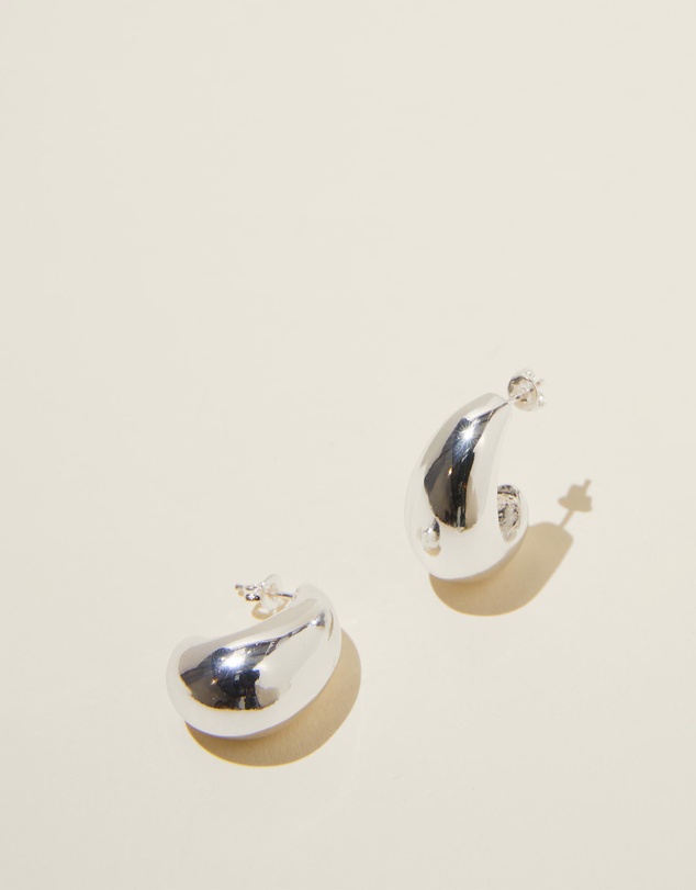 Rubi - Mid Charm Earring