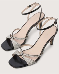 Review - Liza Heel